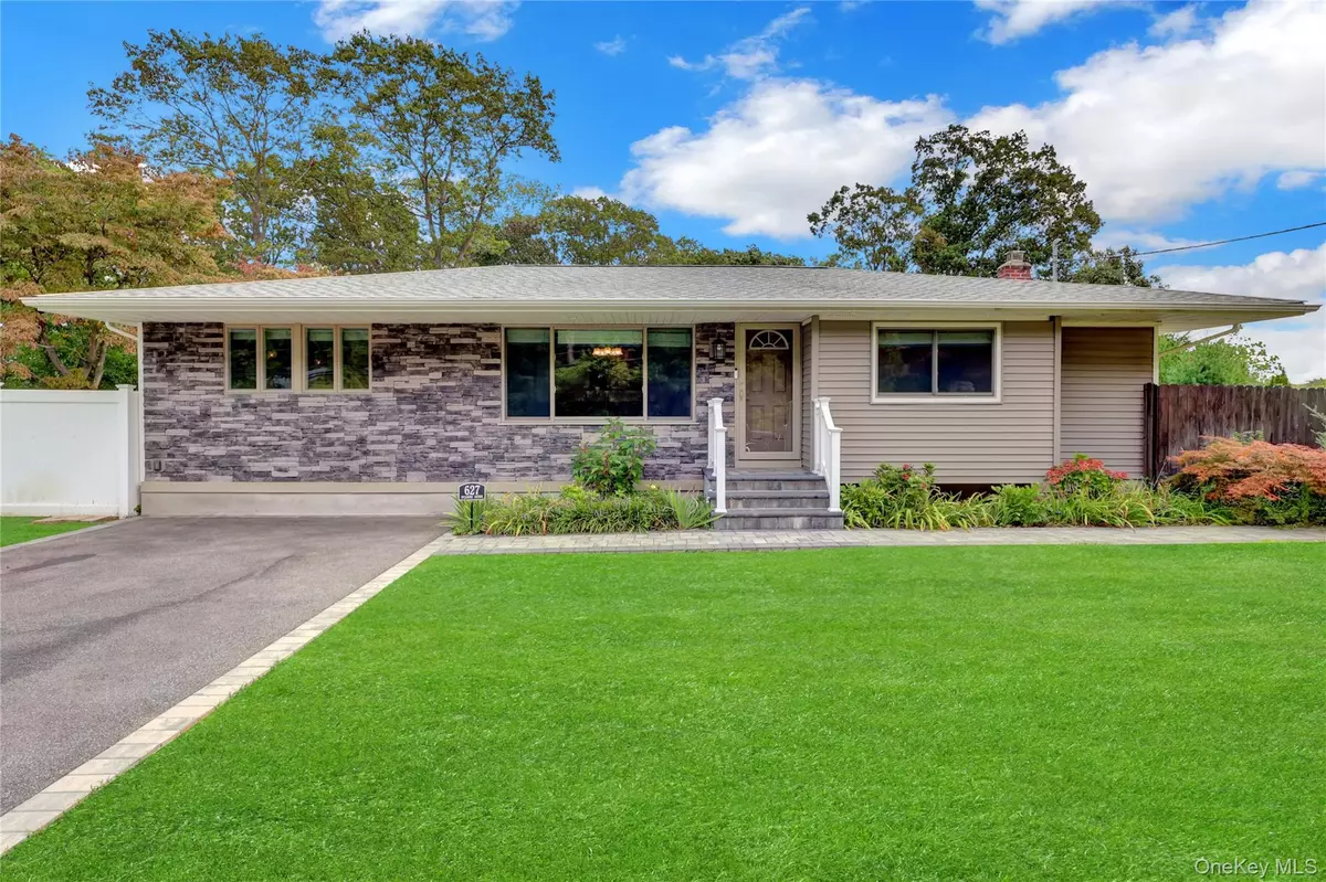 Bohemia, NY 11716,627 Sycamore AVE