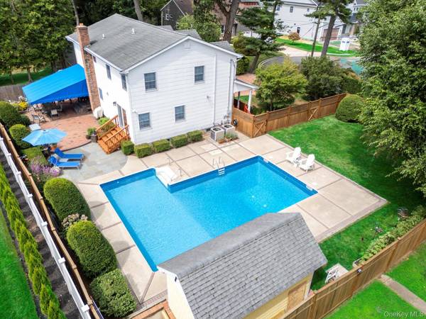 Rockville Centre, NY 11570,14 Olive CT