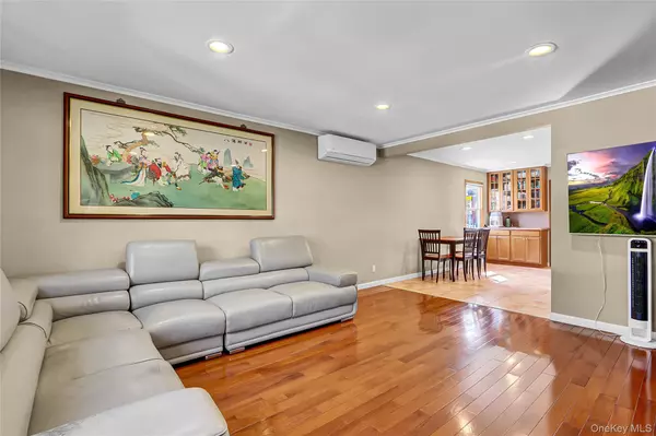 Bayside, NY 11364,217-18 64 AVE