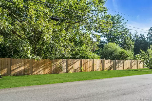 Dix Hills, NY 11746,24 Ormond ST