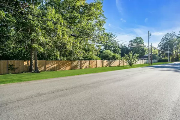 Dix Hills, NY 11746,24 Ormond ST