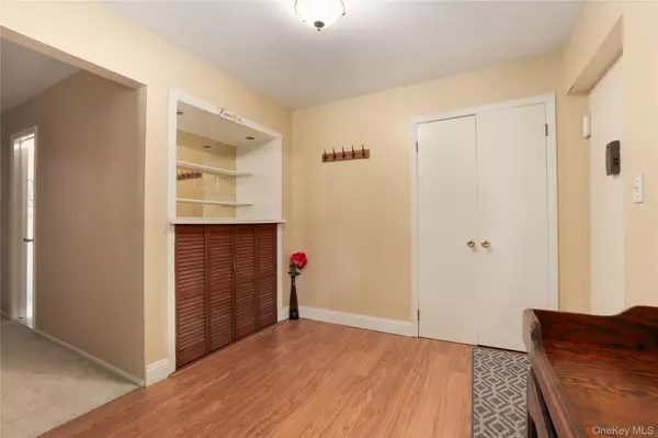 69 Country Club LN, Pomona, NY 10970