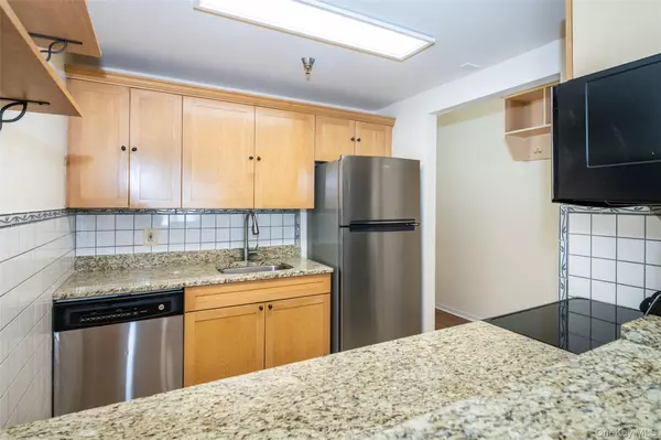 Mamaroneck, NY 10543,123 Mamaroneck AVE #103