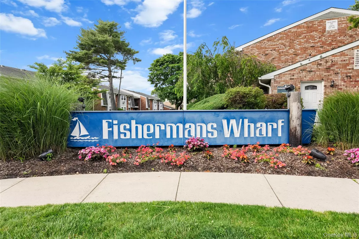 West Babylon, NY 11704,162 Millard #162