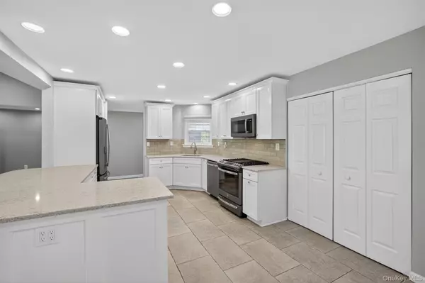 Poughkeepsie, NY 12603,60 Muirfield CT