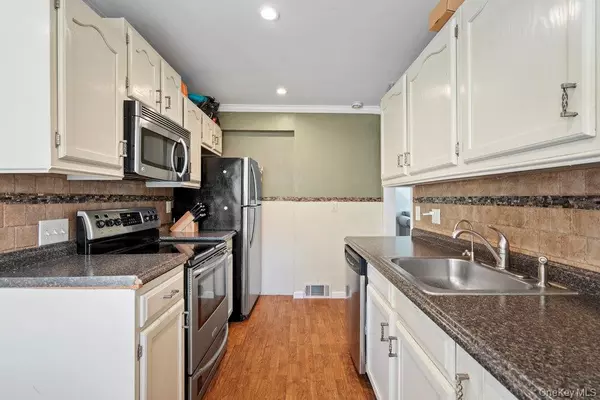 Patchogue, NY 11772,94 Laurel ST