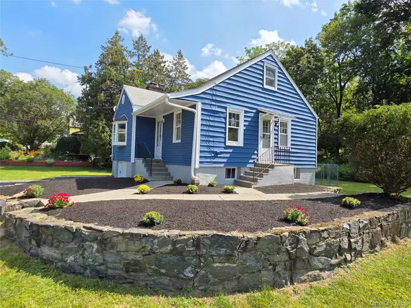 Peekskill, NY 10566,809 Oakwood DR