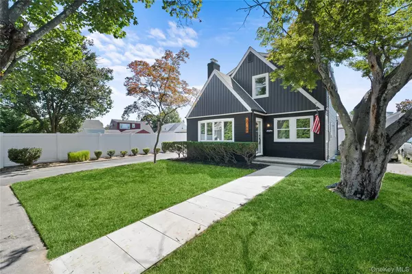 2768 Wallace AVE, North Bellmore, NY 11710