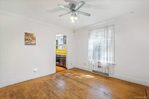 Jamaica Estates, NY 11432,18019 Grand Central Pkwy