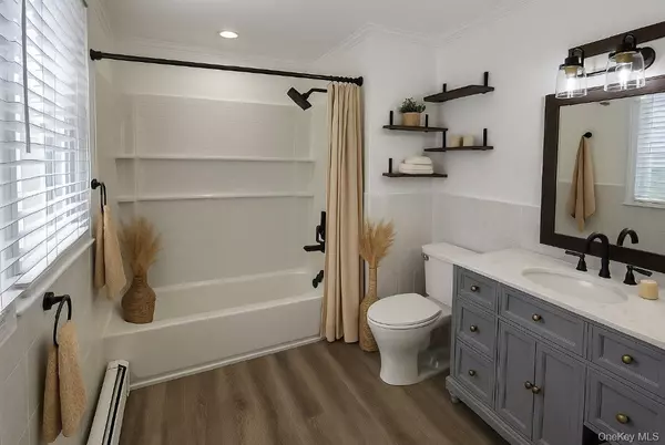 Rockville Centre, NY 11570,492a Cornell AVE