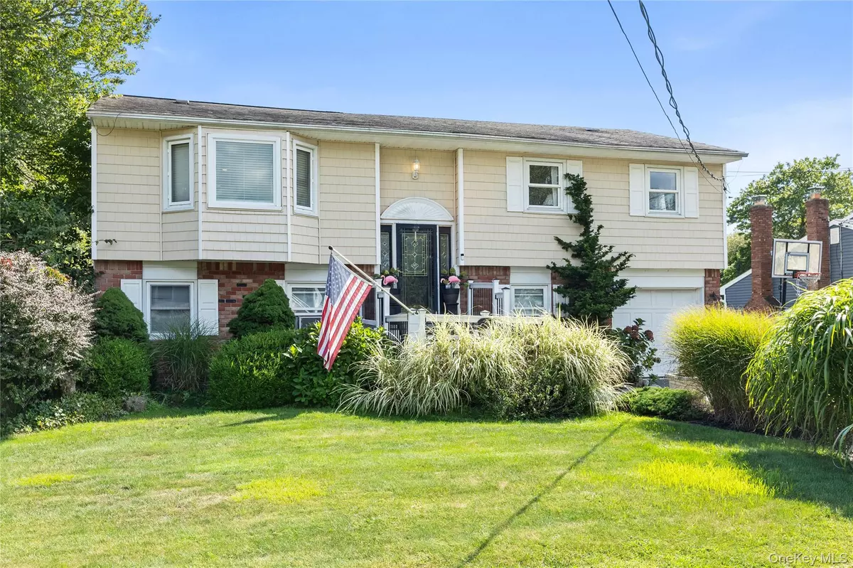Oakdale, NY 11769,116 Cross RD