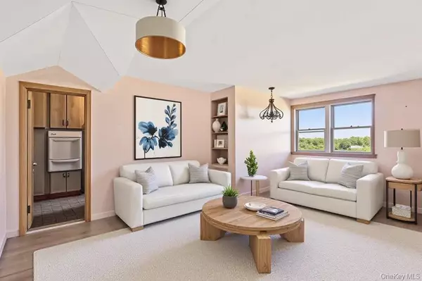 Howard Beach, NY 11414,8409 155th AVE #5A