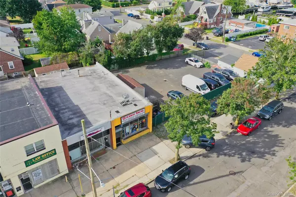 Amityville, NY 11701,76 Montauk HWY