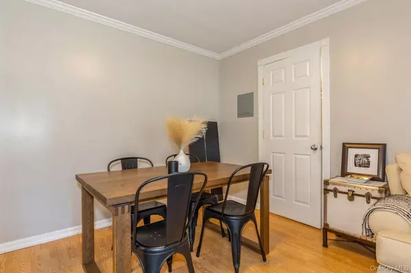 Coram, NY 11727,19 Redwood CT #19