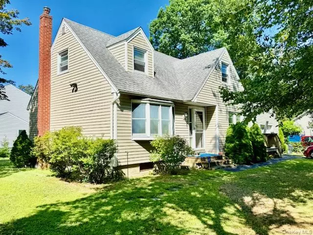 Mastic Beach, NY 11951,124 Cypress DR