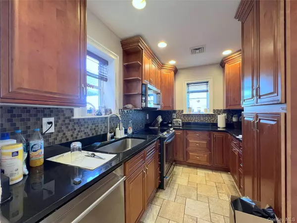 Maspeth, NY 11378,6731 52nd RD