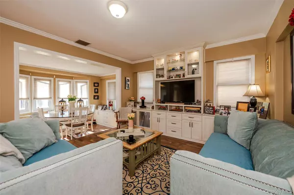 East Rockaway, NY 11518,69 Lawson AVE
