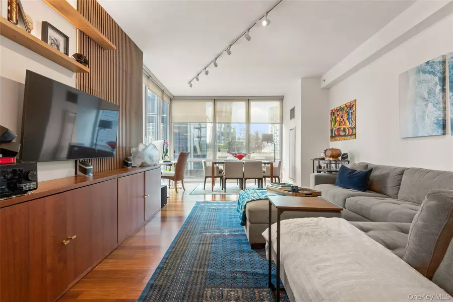 10 W End AVE #8D, New York (manhattan), NY 10023
