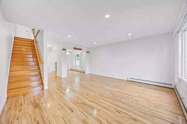 Queens Village, NY 11428,221-18 91st RD