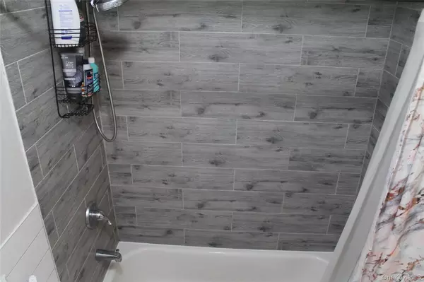 Poughkeepsie, NY 12603,2401 Cherry Hill DR #2401