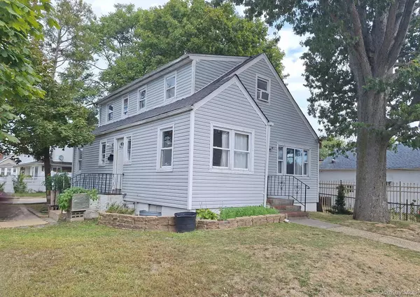 Westbury, NY 11590,863 Prospect AVE