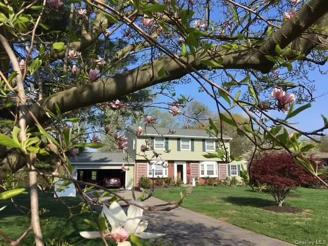 Hyde Park, NY 12538,9 Beadart PL