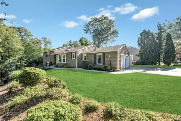 Kings Park, NY 11754,69 Forest RD