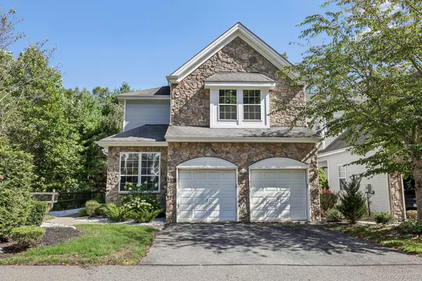 Tuxedo Park, NY 10987,276 Woodlands DR