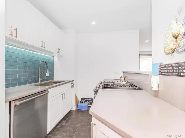 Bronx, NY 10463,3777 Independence AVE #4D