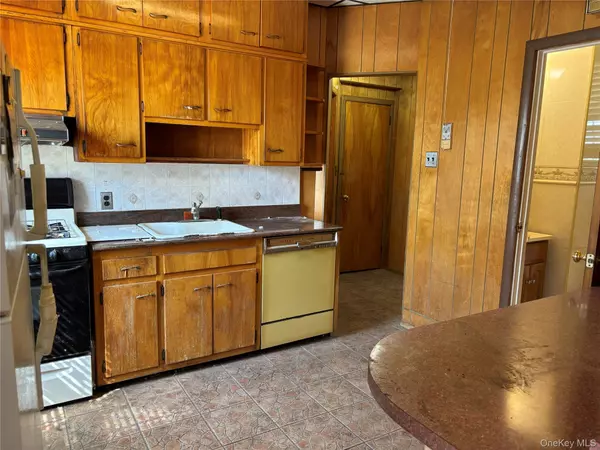 Elmhurst, NY 11373,5419 92nd ST