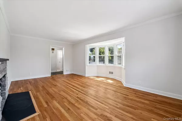 Eastchester, NY 10709,13 Cauldwell ST