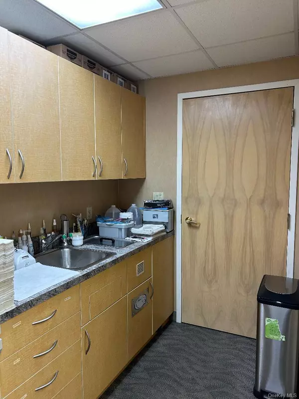 Howard Beach, NY 11414,84-10 153rd AVE #LM Bell 1029