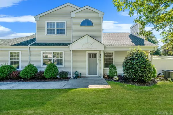 80 Fox CT, Manorville, NY 11949