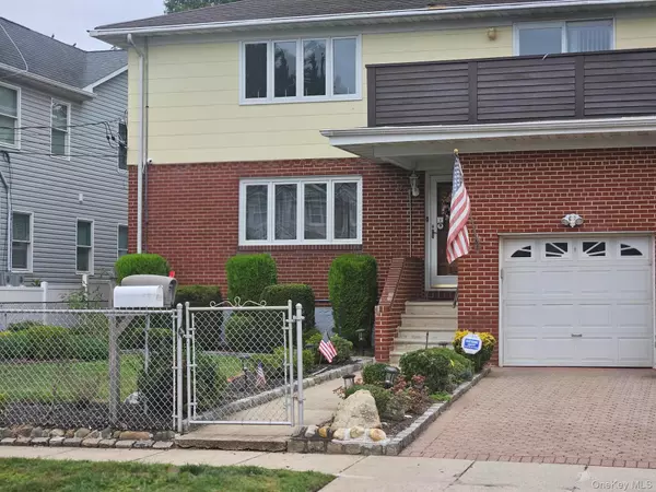 Port Washington, NY 11050,55 Juniper RD #A