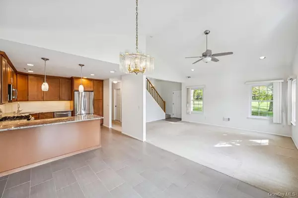 Manorville, NY 11949,30 Quail CT