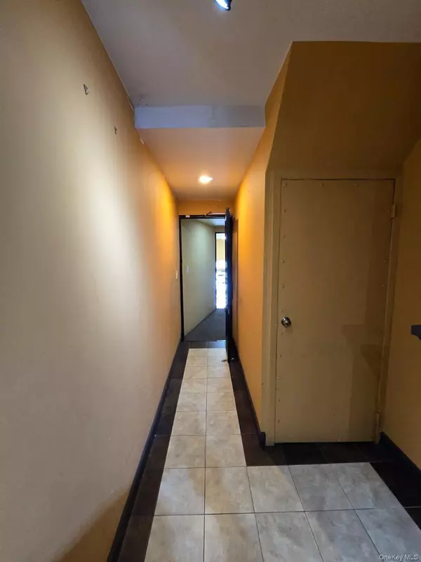Ozone Park, NY 11417,10510 Crossbay BLVD