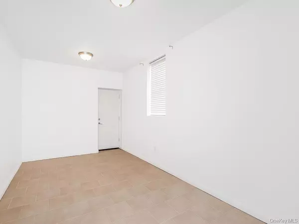 Yonkers, NY 10704,135 Midland TER