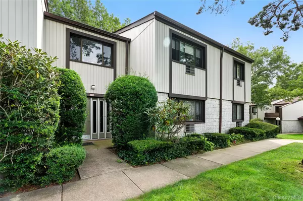 57 Richmond BLVD #2B, Ronkonkoma, NY 11779