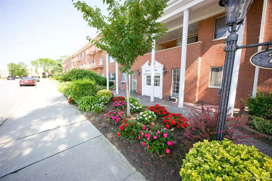 77 S Park AVE #a15, Rockville Centre, NY 11570