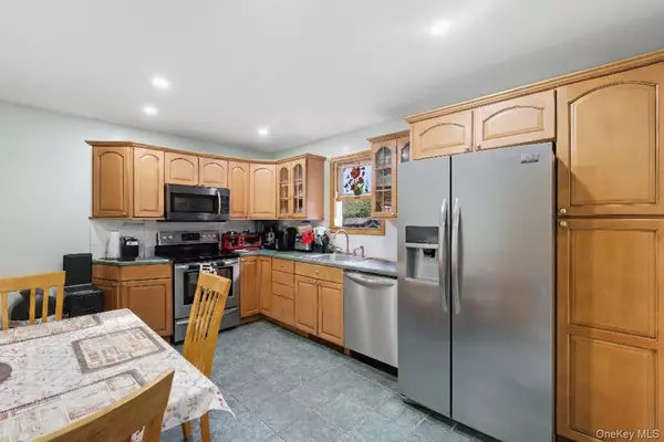 Freeport, NY 11520,18 halsey ST
