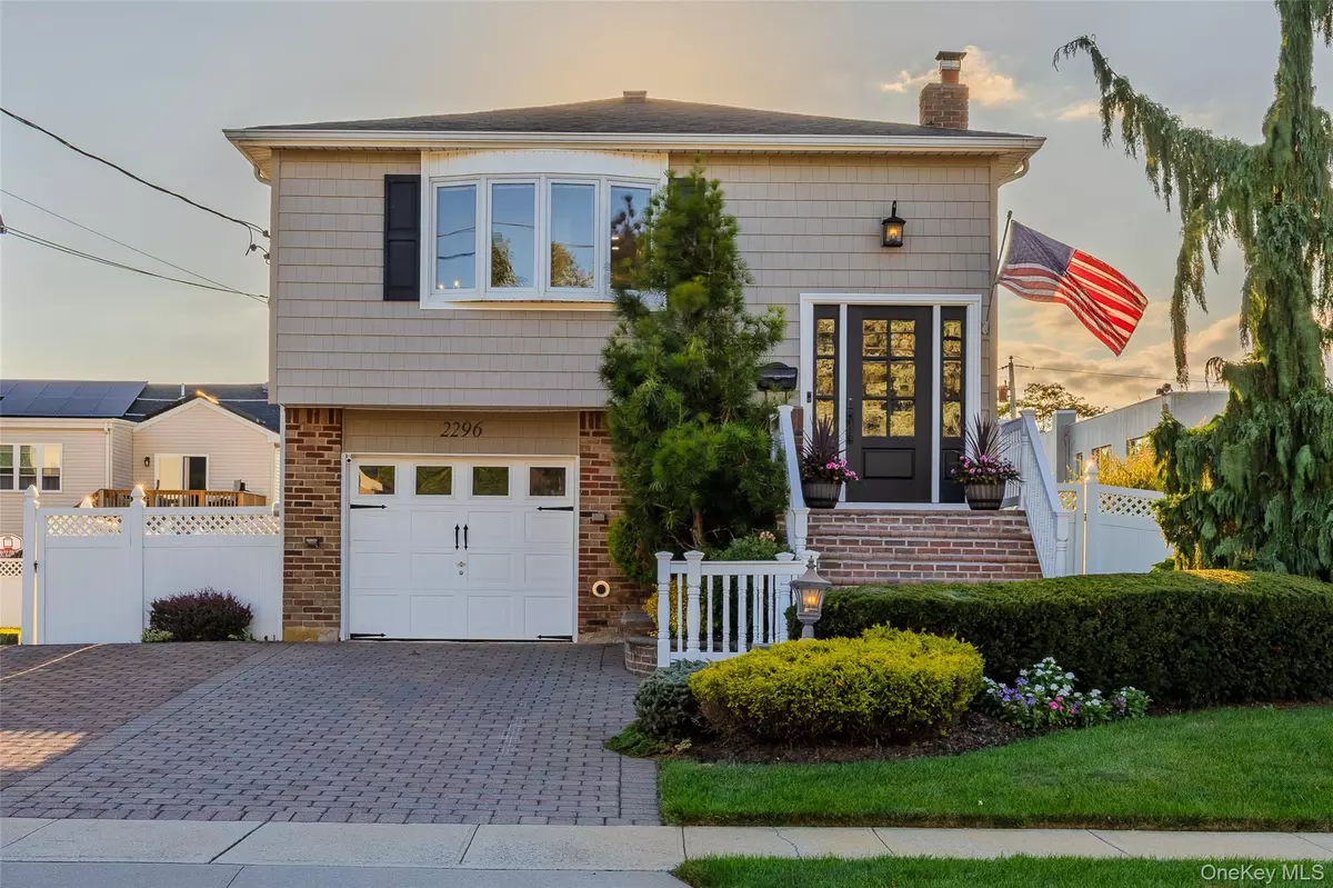 Seaford, NY 11783,2296 Hampton AVE