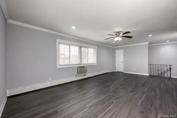 Centereach, NY 11720,60 Horseblock RD #60-1B