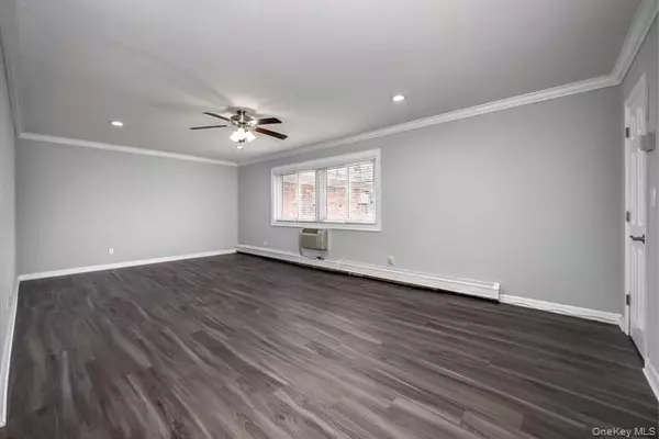 Centereach, NY 11720,60 Horseblock RD #60-1B