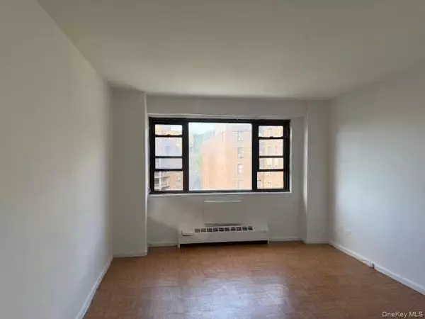 Kew Gardens, NY 11415,83-60 118th ST #7D