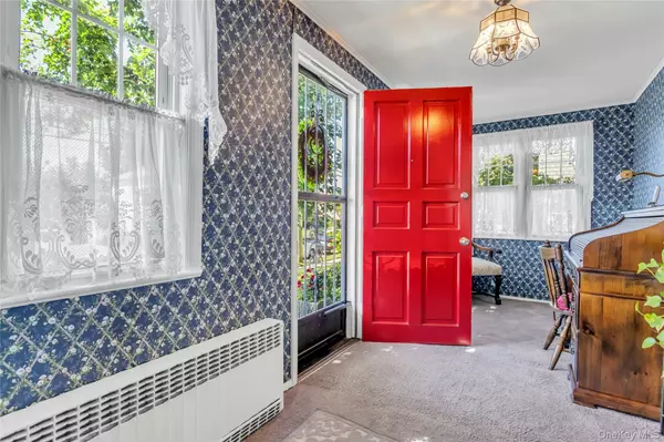 Garden City, NY 11530,19 Princeton ST