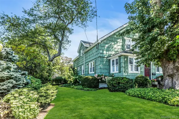 Garden City, NY 11530,19 Princeton ST