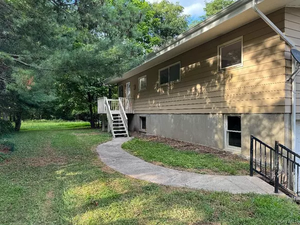 Blauvelt, NY 10913,170 Leber RD