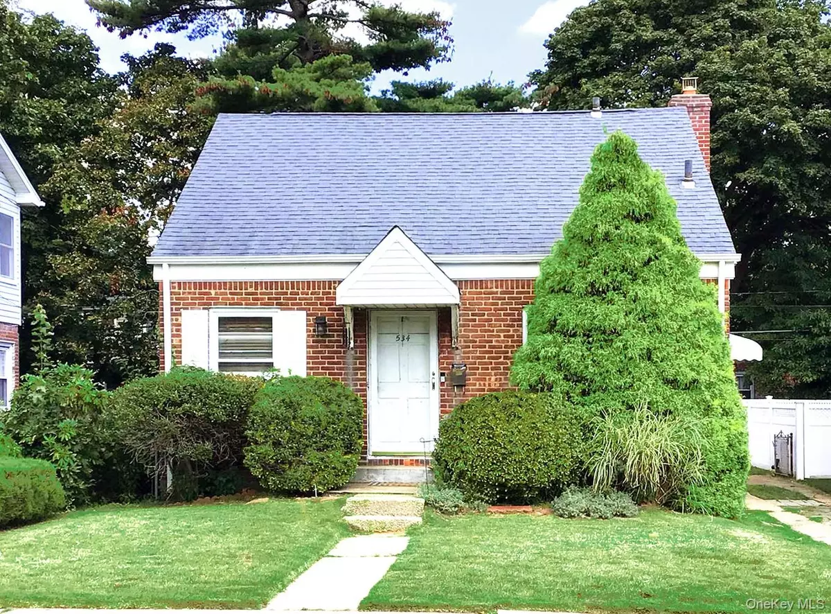 New Hyde Park, NY 11040,534 Sperry BLVD