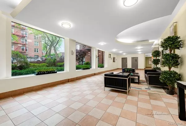 Forest Hills, NY 11375,103-25 68th AVE #7B