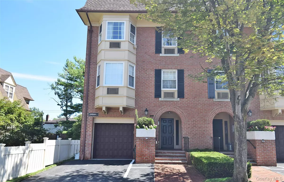 Bayside, NY 11360,15-01 Jordan CT #104 U